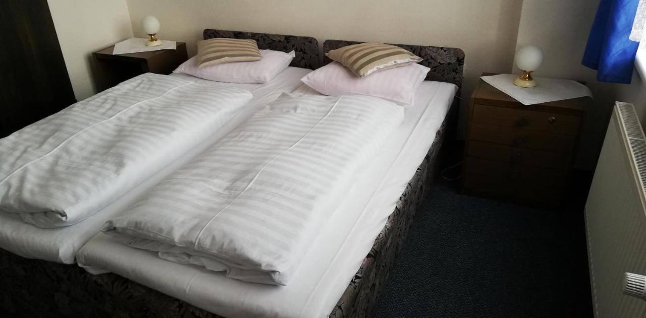 Hotel Apollo Valašské Meziříčí Eksteriør bilde