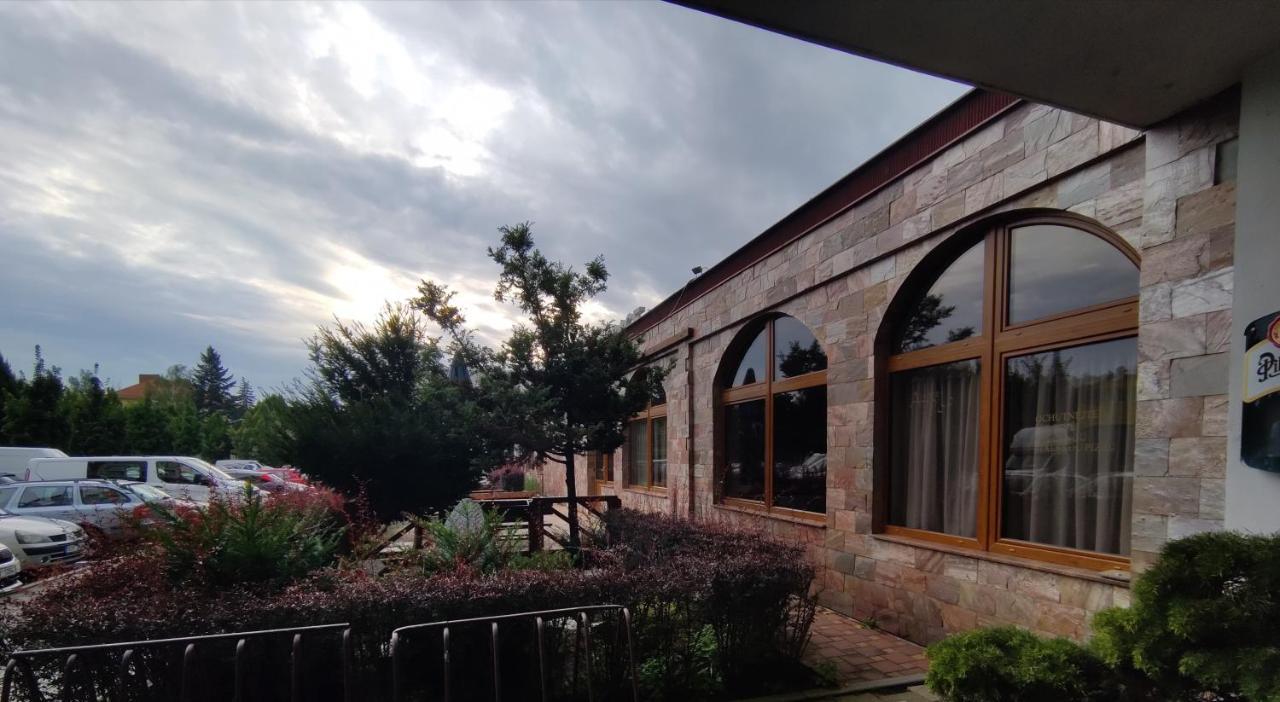 Hotel Apollo Valašské Meziříčí Eksteriør bilde